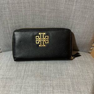 Tory Burch black wallet
